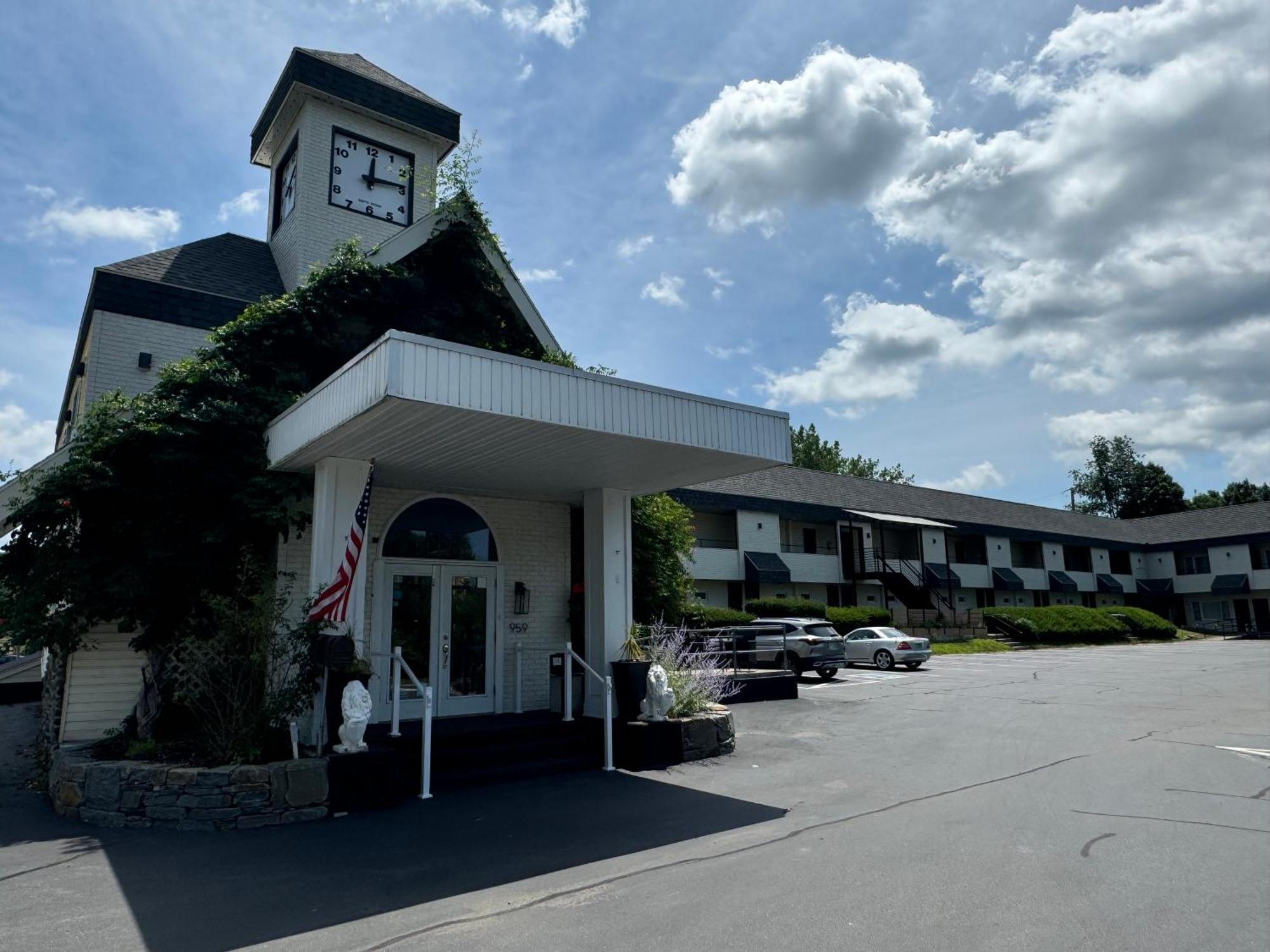 The Black Mountain Inn Brattleboro Exterior photo